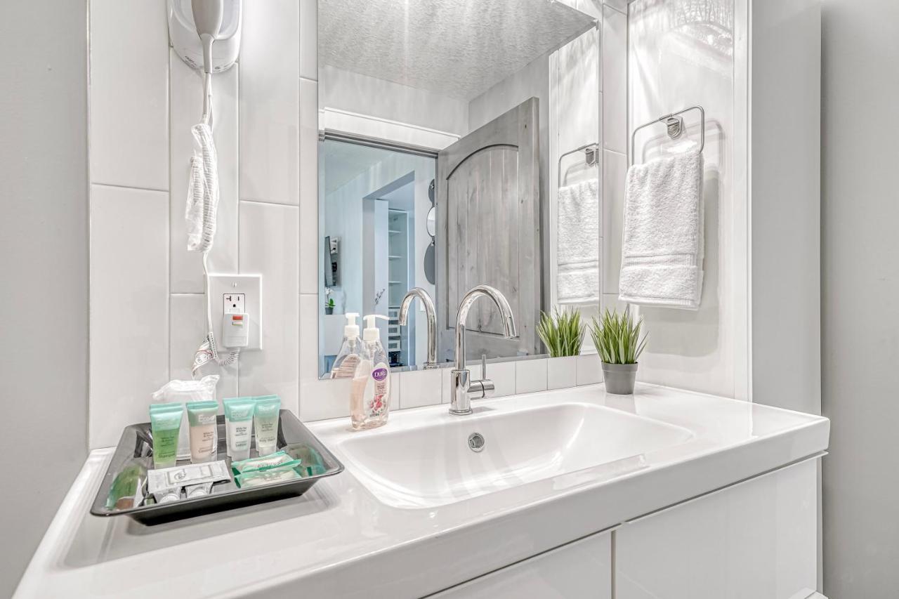 Elegant Deluxe Modern 3 Room Suite Auburn Extérieur photo